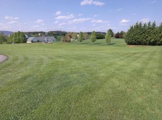 201 Yorktown Rd, Troutville, VA 24175