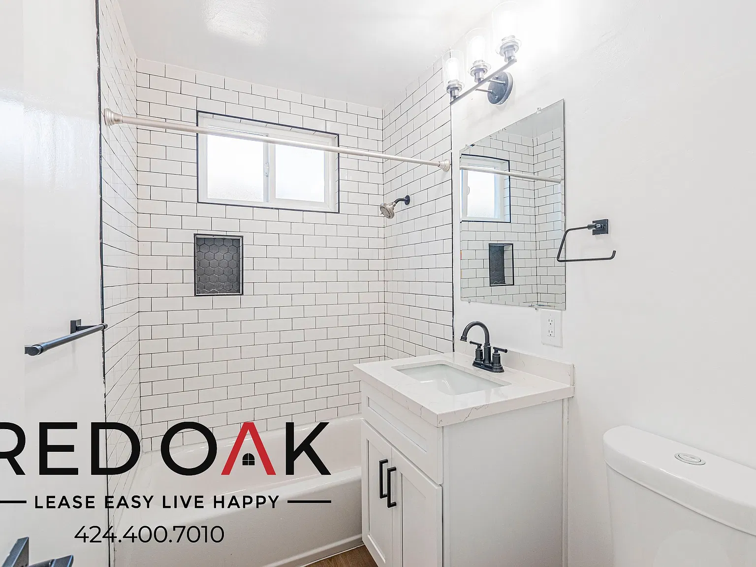 Spacious 2-Bed with Open Floor Plan, Air Conditioning and Parking Included in the Heart of South ... — Photo 3
