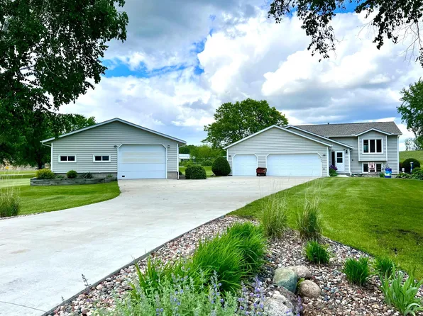 700 Tree Top Ln SW, Oronoco, MN 55960