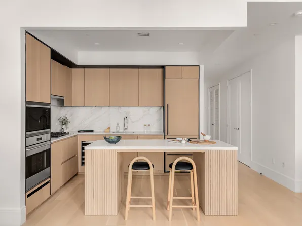 215 East 19th Street 6F image 3 of 17