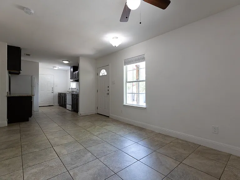 601 Coleman St #2 — Photo 6