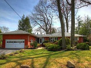 30 Montrose Ave, Colonia, NJ 07067