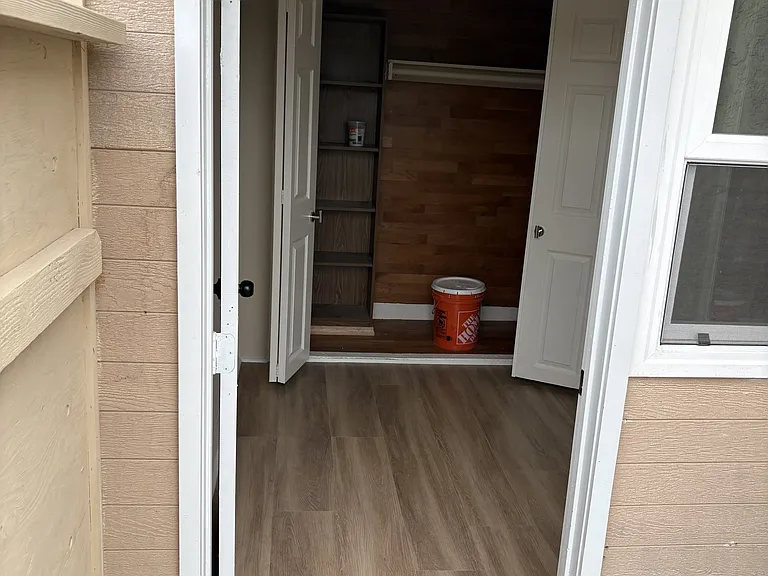 418 Honeysuckle Ln #1-B — Photo 1