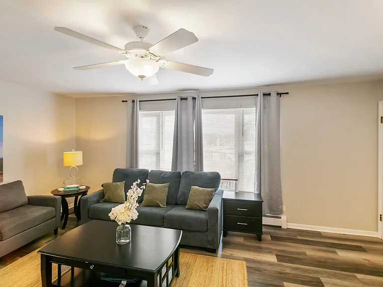 119 W Rockland Rd #1B — Photo 5