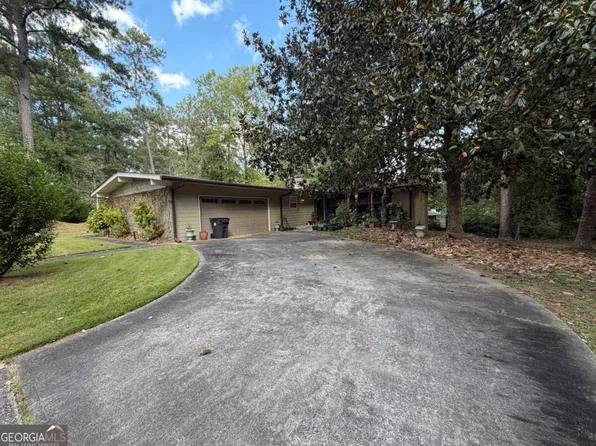 2550 Headland Dr, East Pt, GA 30344