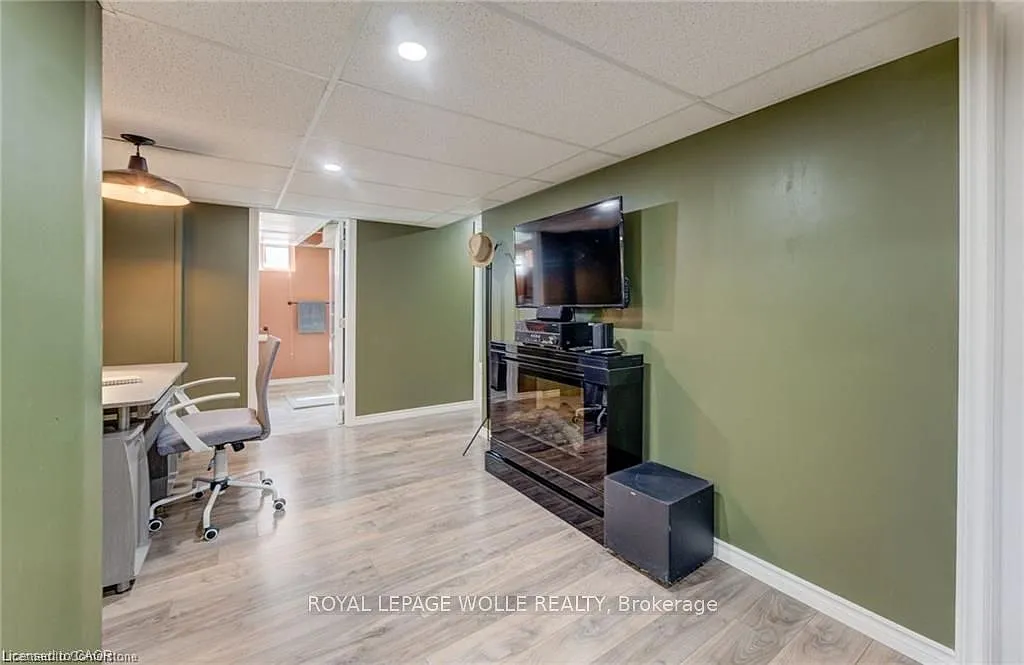 2 bed, $1,950 — Photo 4