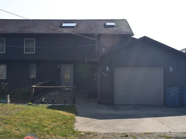 887 Lost Forty Dr, Quincy, MI 49082