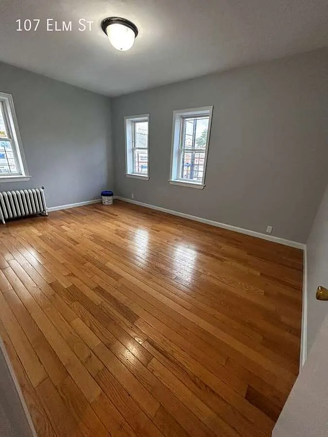 107 Elm St — Photo 4