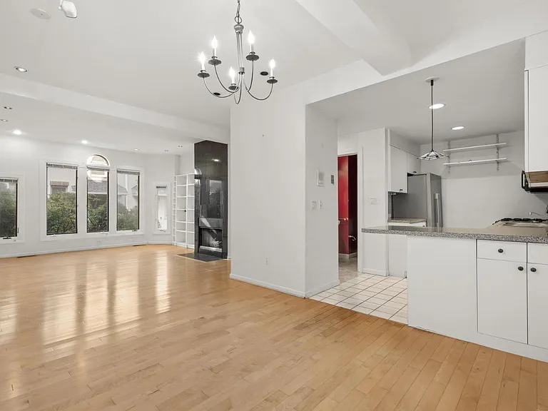 869 Orange St #7W — Photo 10