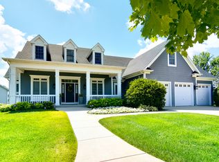 1530 Prairie Pointe Dr, South Elgin, IL 60177