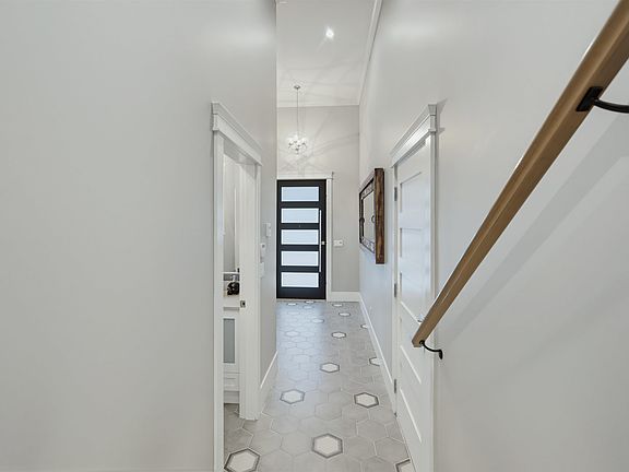 4th image of 16150 87th Ave