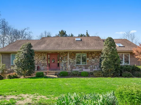 13004 Indian Trail Rd, Broadway, VA 22815