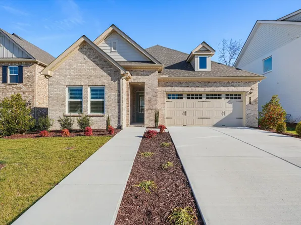 492 Triple Crown Cir, Gallatin, TN 37066