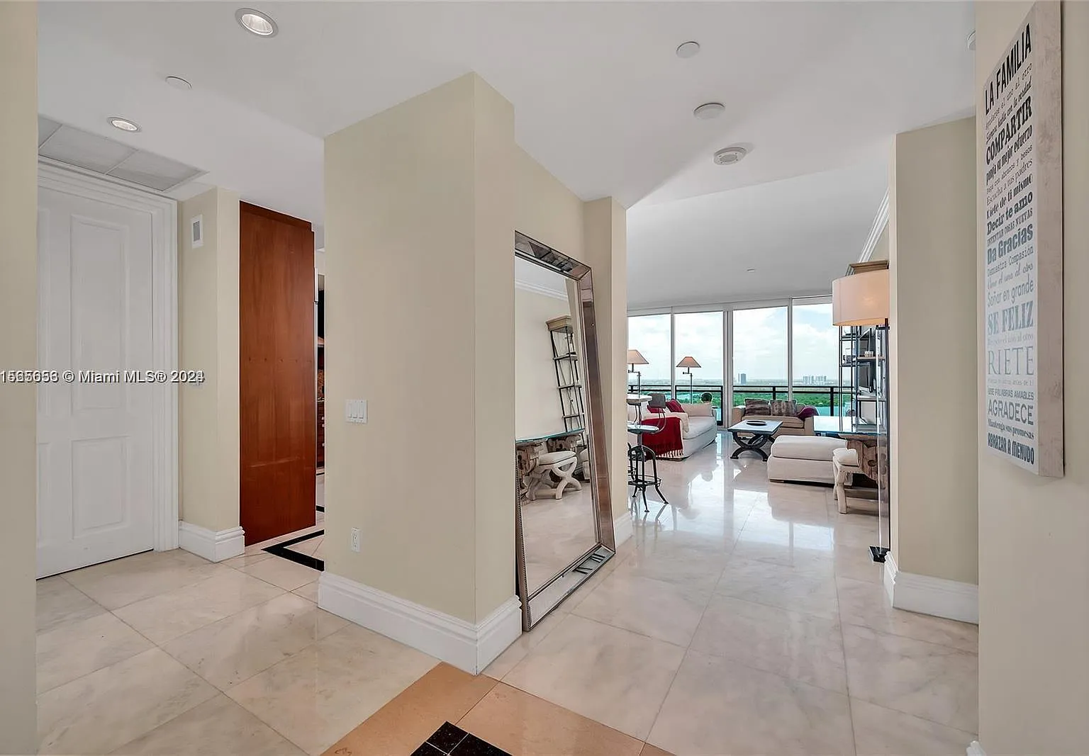 2 bed, 2.5 bath, 2009 sqft, $16,500 — Photo 2
