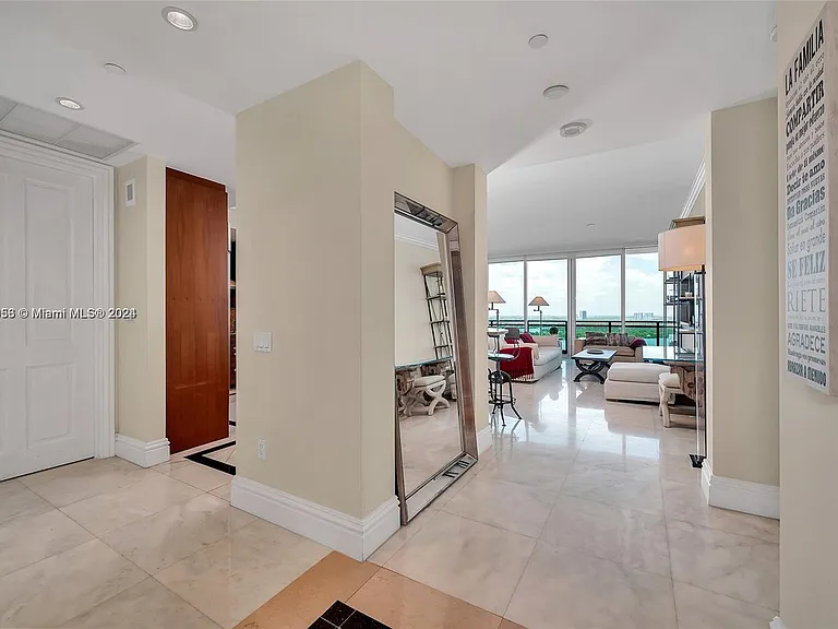 10295 Collins Ave #1906 — Photo 2