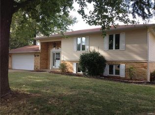 201 Hawthorne Dr, Farmington, MO 63640