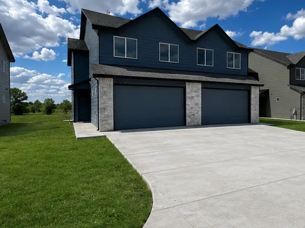 726 E Briarbrook Ln, Valley Center, KS
