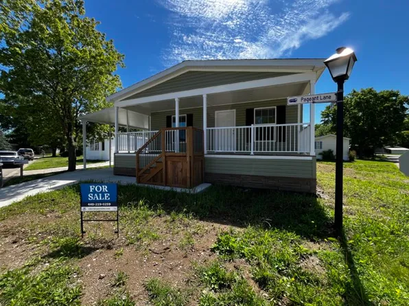 2 Pageant Ln #Pag02, Olmsted, OH 44138