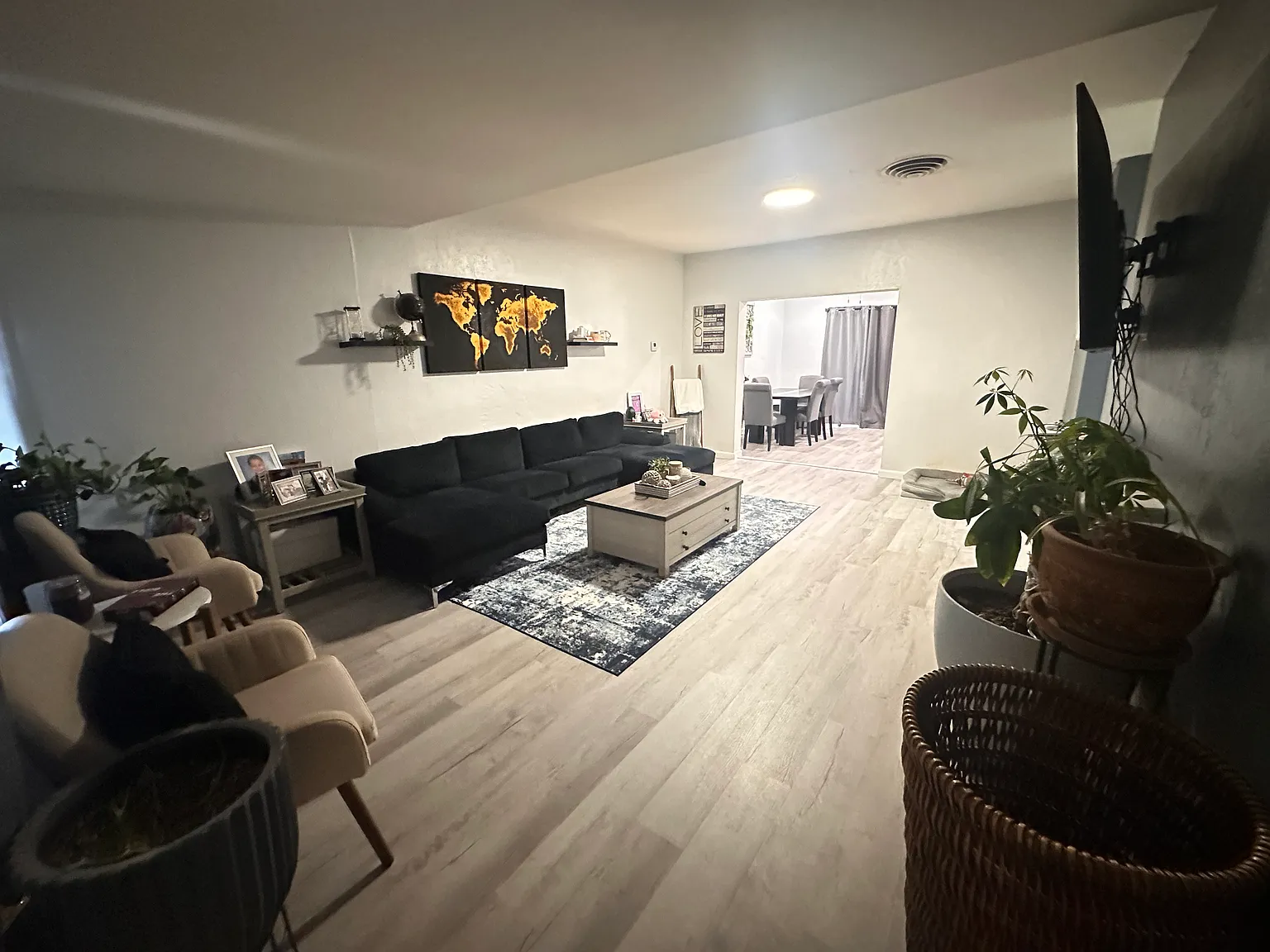 2 bed, 1369 sqft, $2,100 — Photo 2