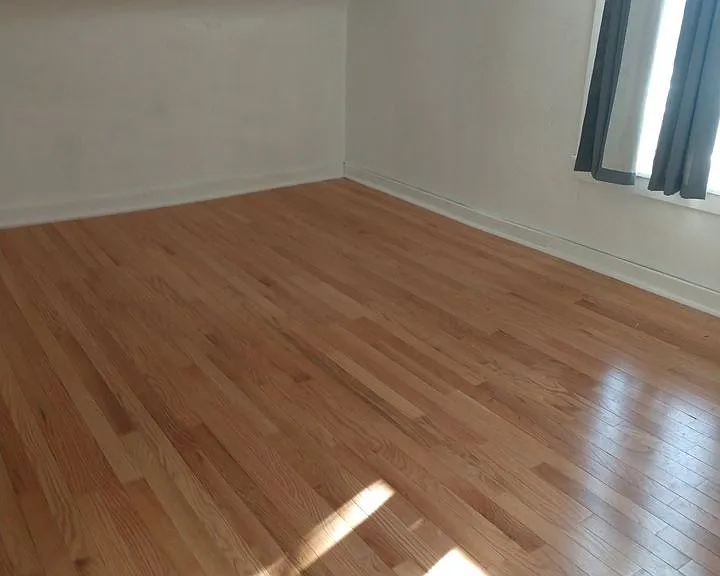 200 W Mill St — Photo 6