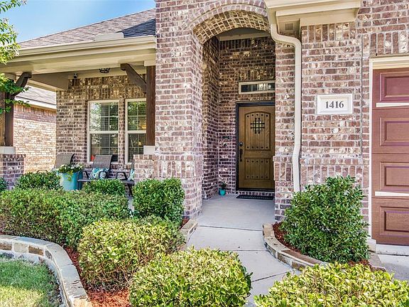 2nd image of 1416 Castle Creek Dr
