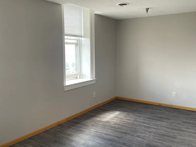 101 S Main St — Photo 1