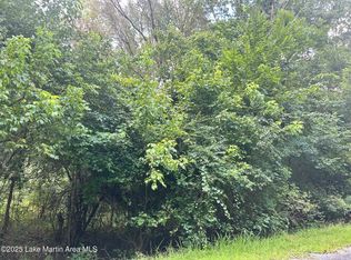 17 Oakwoods Ln, Alexander City, AL 35010