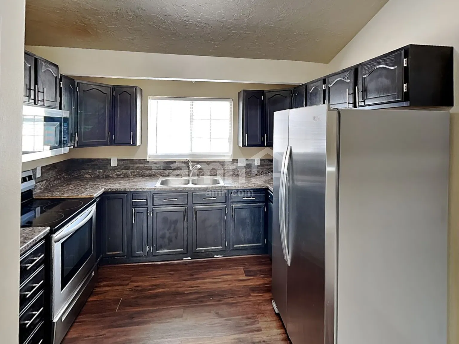 4 bed, 2.0 bath, 2430 sqft, $2,700 — Photo 3