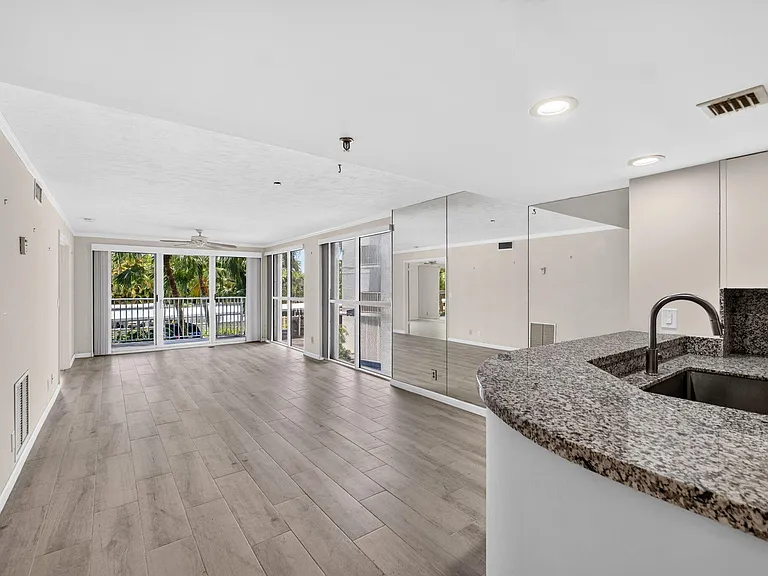 3901 S Flagler Dr #204 — Photo 10