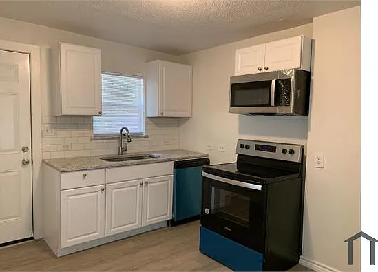 2 bed, 704 sqft, $1,245 — Photo 4