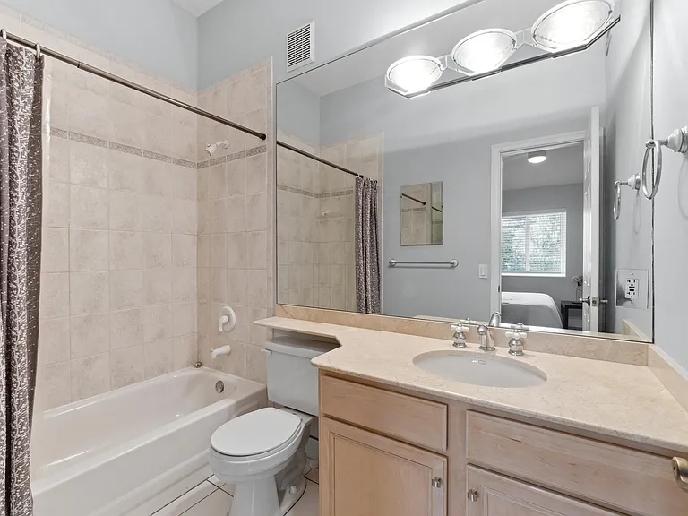 2445 NE 14th St #5-509 — Photo 26
