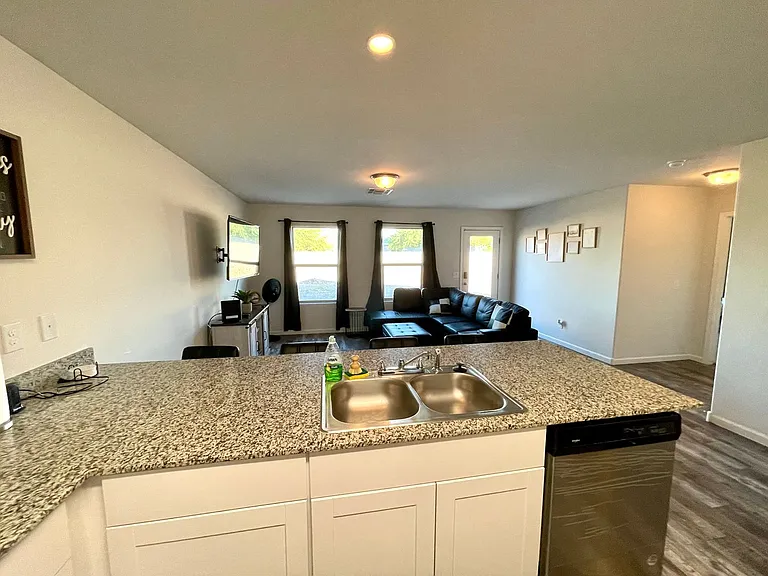 564 Holly St — Photo 13
