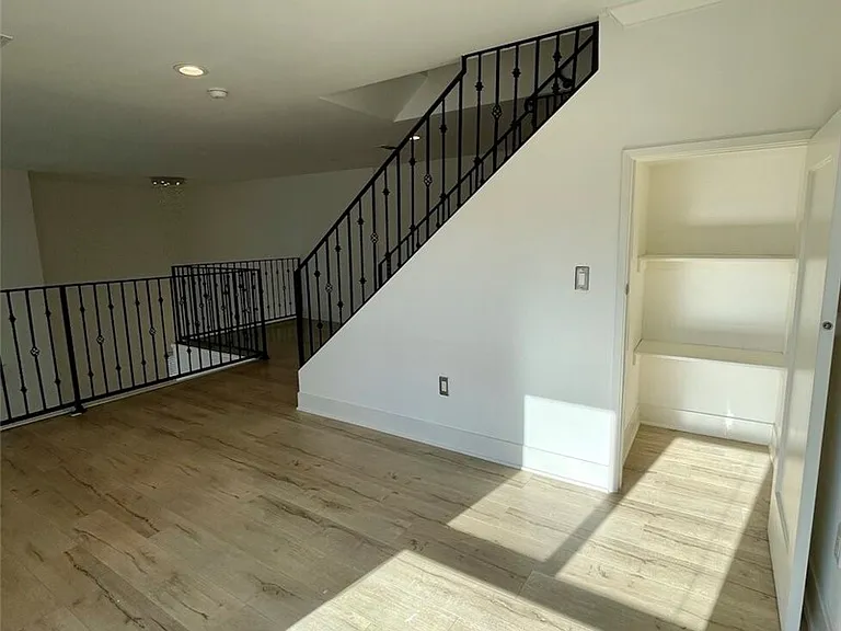 10844 Blix St #101 — Photo 12