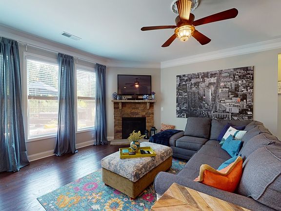 4th image of 2061 Lakebridge Dr