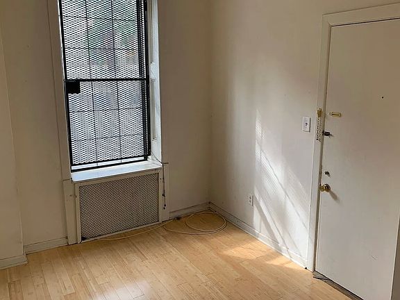 3rd image of 313 S 18th St APT 1FS