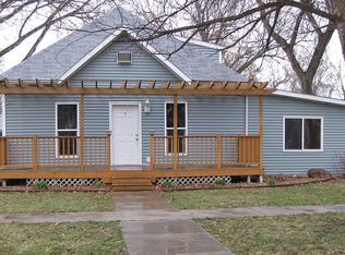 810 10th St, Aurora, NE 68818