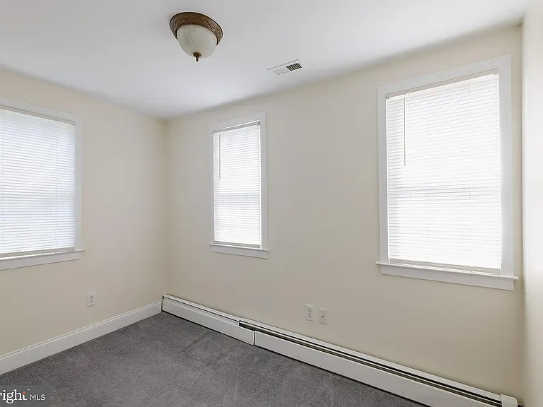 133 S Main St — Photo 11