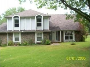 4810 NW 82nd St, Kansas City, MO 64151