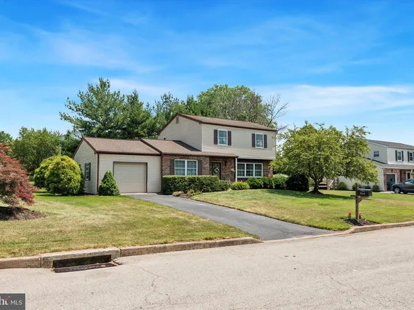 1141 Horseshoe Dr, Blue Bell, PA 19422