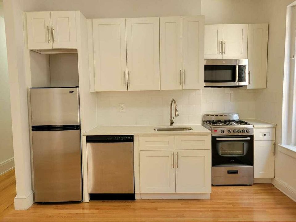 1st image of 12 Pinehurst Ave APT 4J