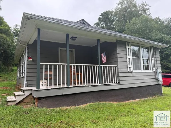 159 Dale Ave, Fieldale, VA 24089