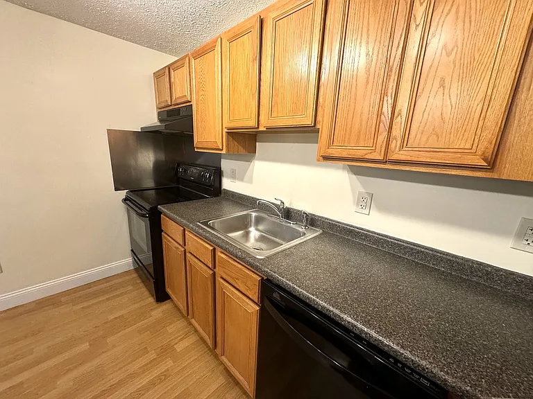 535 Calef Rd — Photo 7