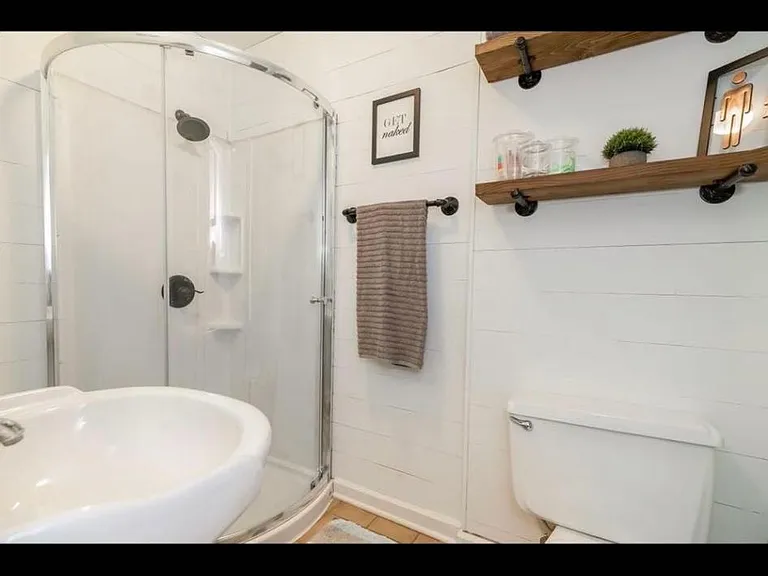 6641 Cherry St — Photo 7
