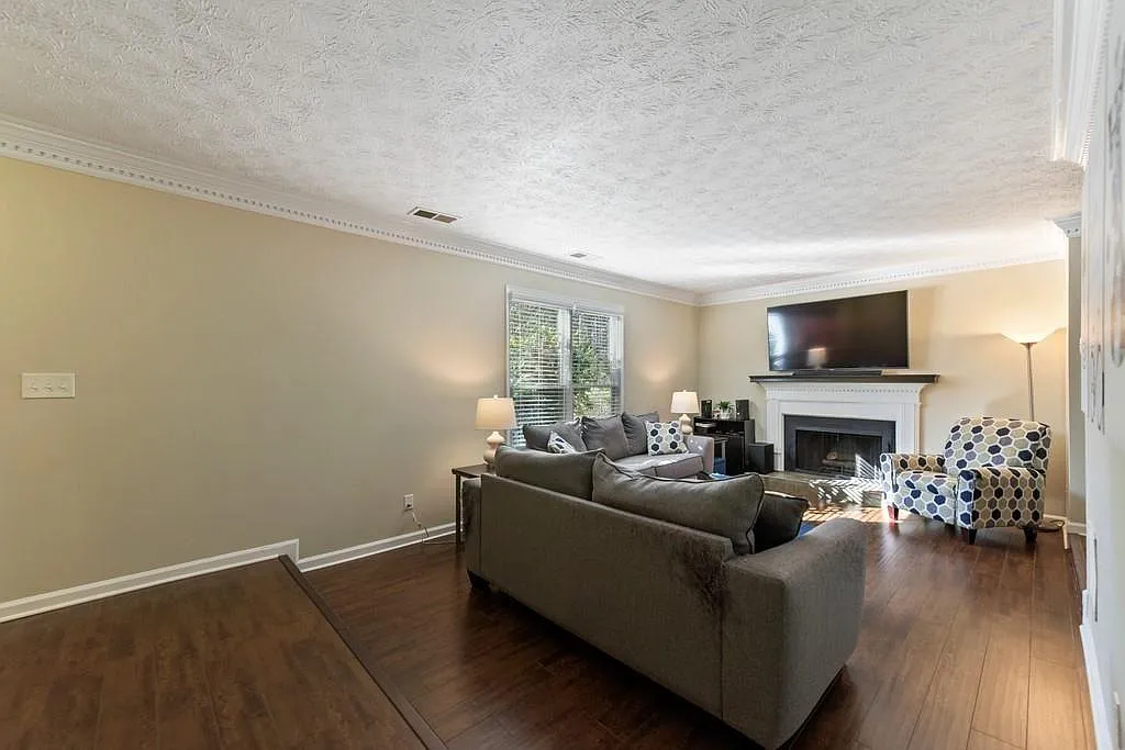 9158 Carroll Manor Dr — Photo 4