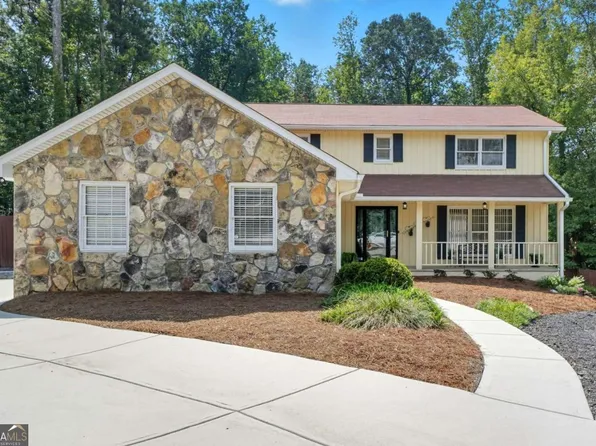 5241 Brasswood Dr, Stone Mountain, GA 30088