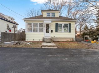 16 Cecil St, Johnston, RI 02919