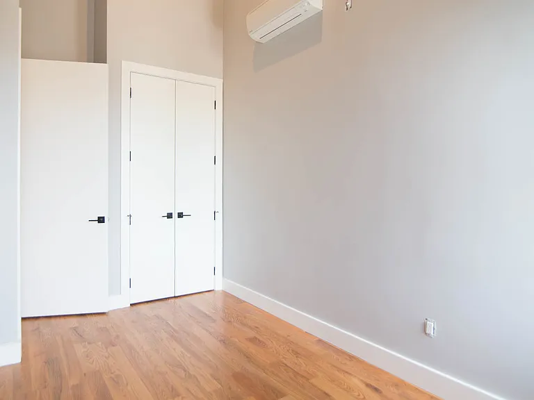 1048 Decatur St #2R — Photo 9