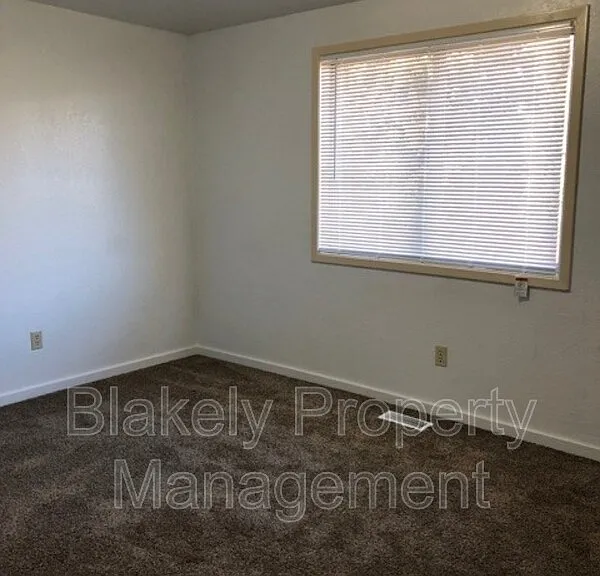 3047 N Linda Vista Ln — Photo 13