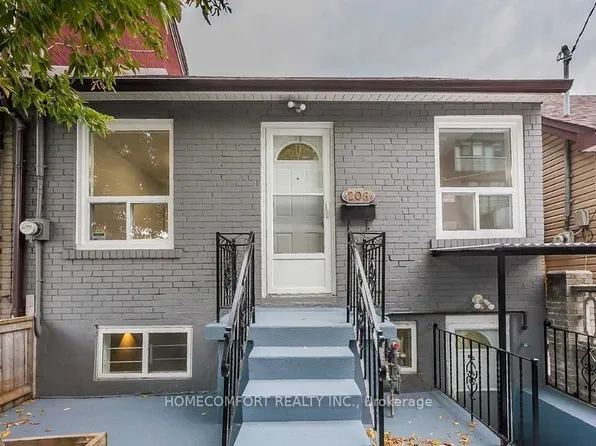 208 Manning Ave, Toronto, ON M6J 2K7