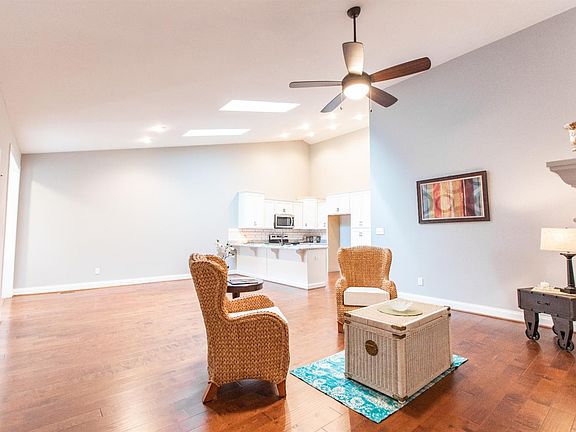2nd image of 112 Chateau Pl Lot 24